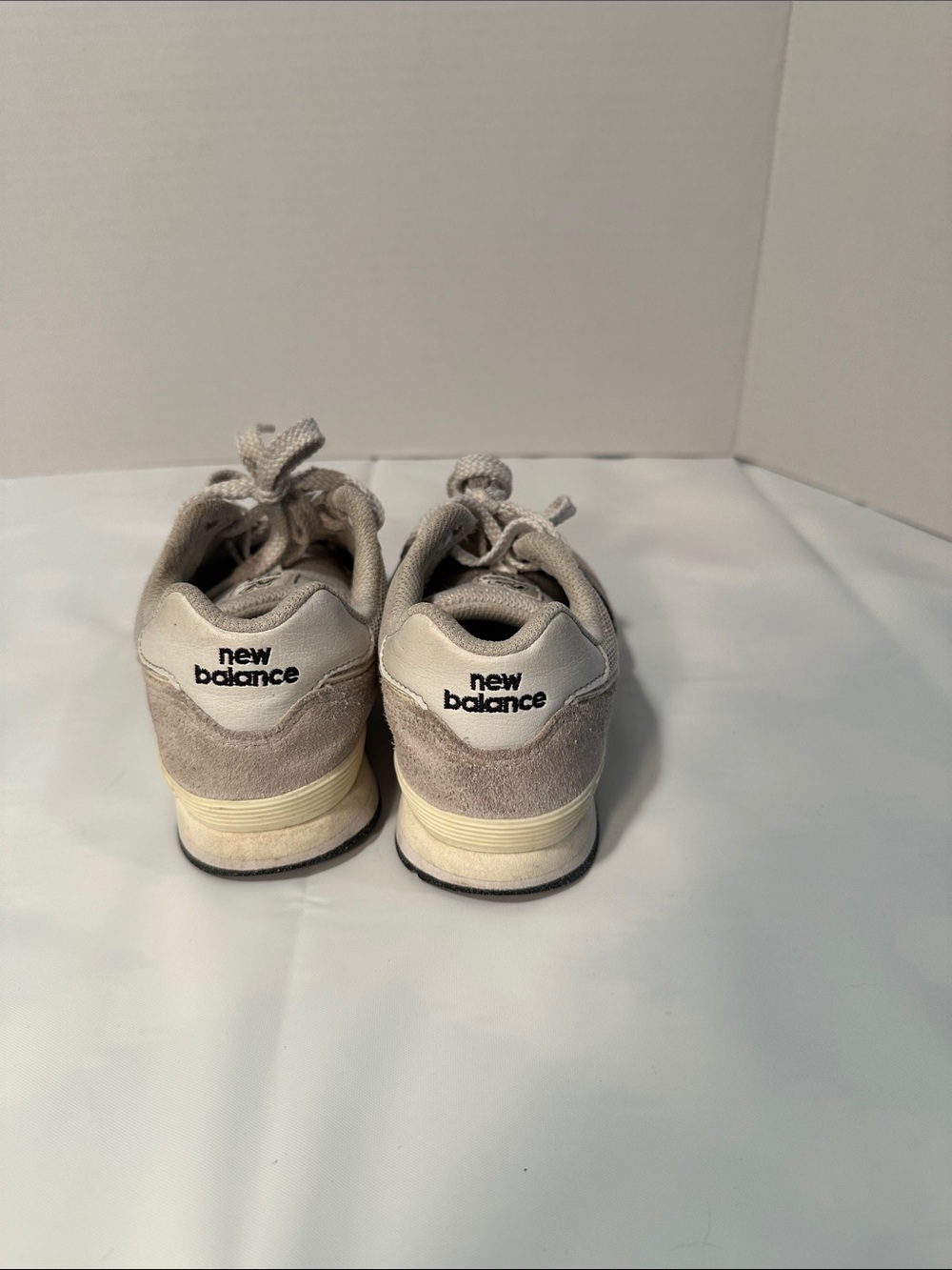 New Balance Kids Neutral Beige and Gray Lace-Up Sneakers size 2.5 - Picture 9 of 15